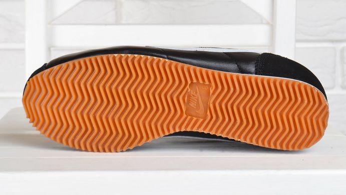 Купить Кроссовки кожаные Nike Cortez черные с белым фото, в интернет-магазине обуви Nanogu.com.ua Днепр, Киев, Полтава, Чернигов, Харьков, Запорожье, Украина