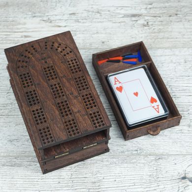 КупитиCribbage з ящиком для карт та фішок – преміальна якість з натурального дерева, компактний дизайн для подорожей і дому. Ручна розкладна дерев'яна настільна гра  фото, в інтернет-магазині взуття Nanogu.com.ua Дніпро, Київ, Полтава, Чернігів, Харків, Запоріжжя, Україна